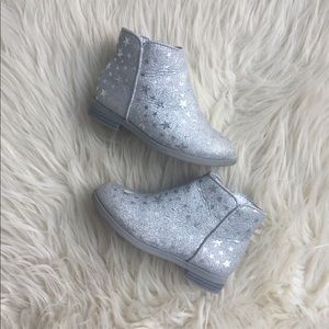 Toddler Girls Silver Stars Booties Sz 8